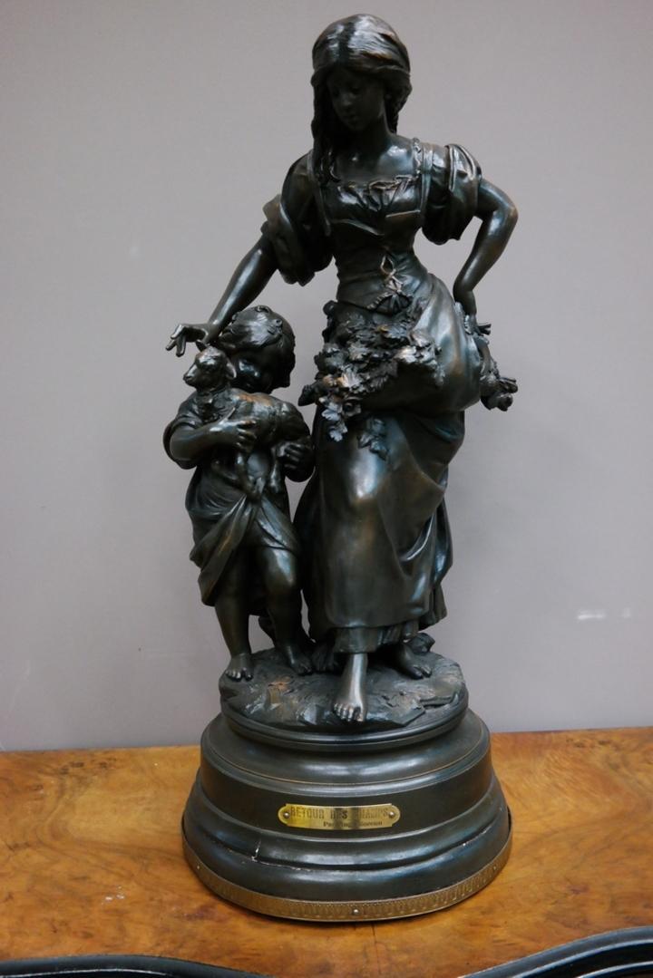 Скульптура August Moreau