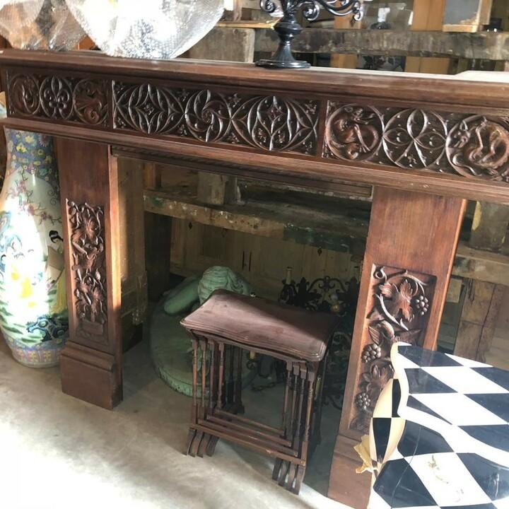 Портал каминный в готическом стиле