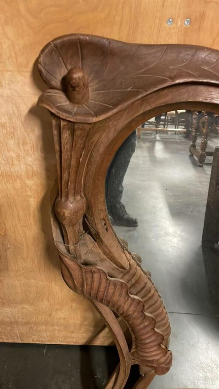 Зеркало настенное в стиле ар деко