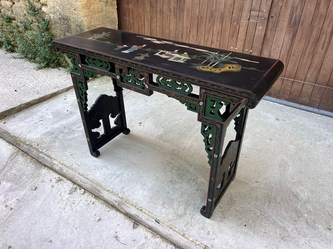 Консоль в стиле шинуазри