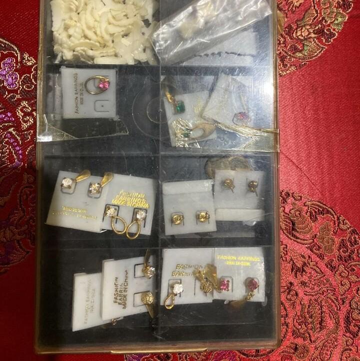 Украшения/Серьги игрушечные для кукол