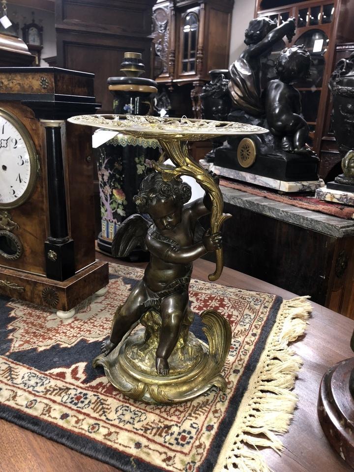 Подставка/столик с путти в стиле барокко