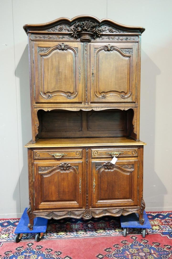 Буфет старинный во французском стиле