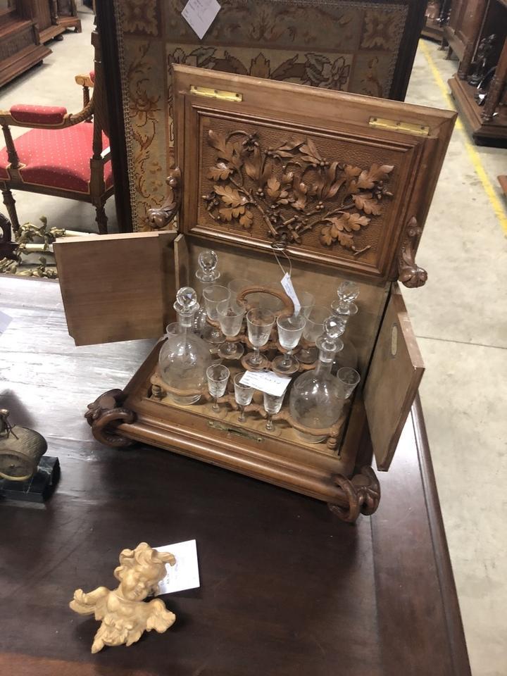 Набор для ликера в деревянной коробке в охотничьем стиле