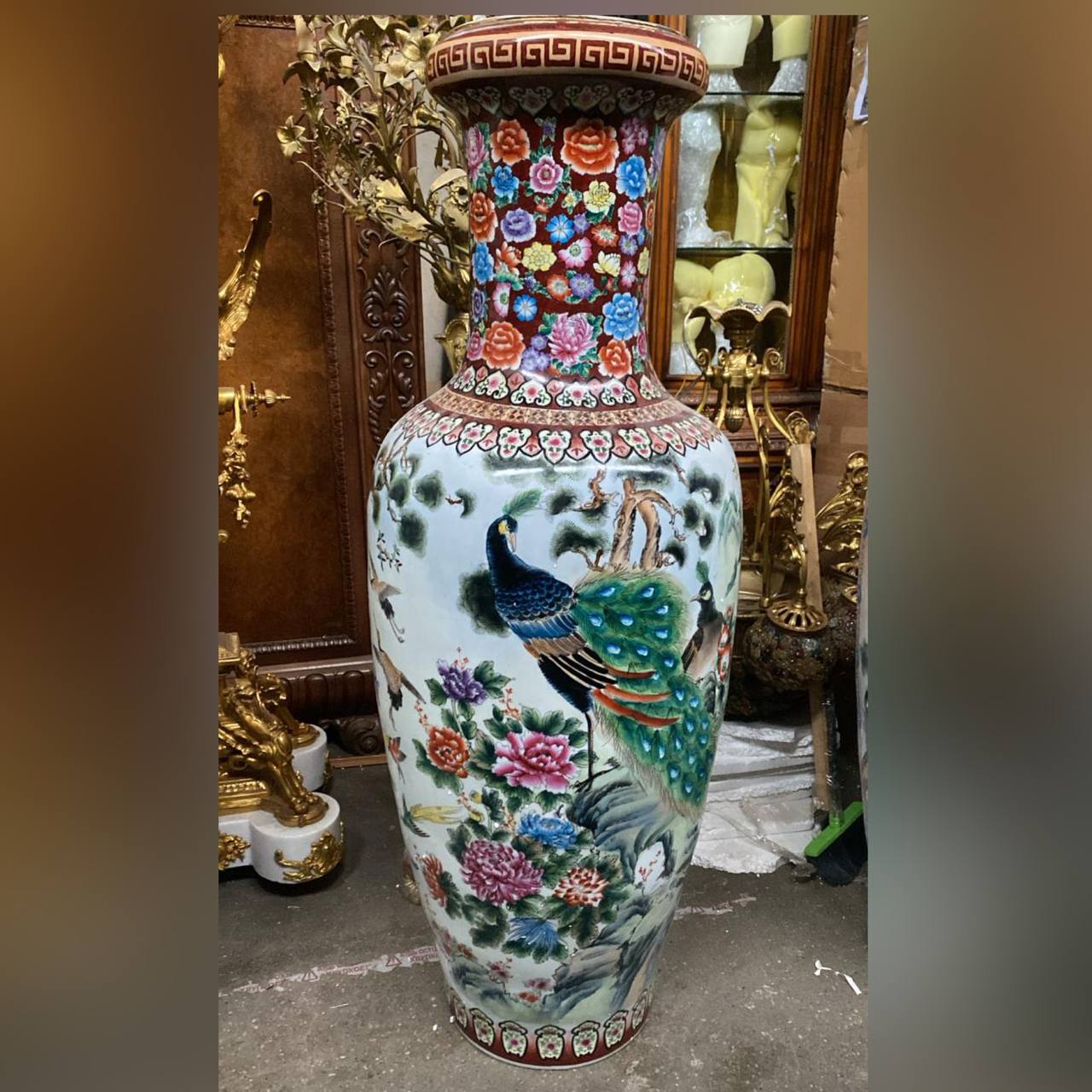 Ваза напольная в стиле шинуазри