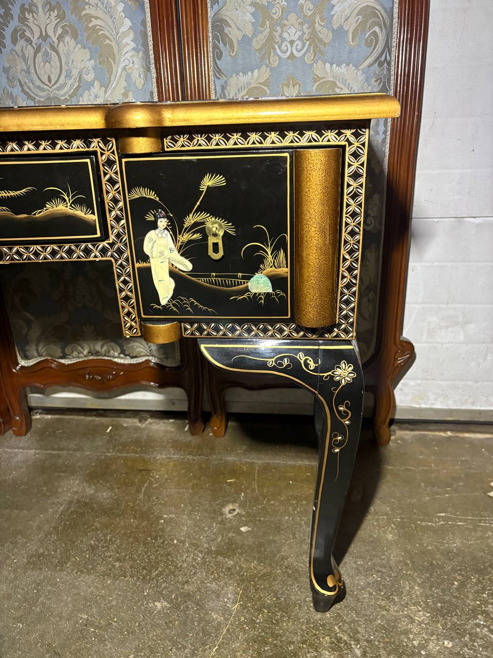 Стол письменный в стиле шинуазри