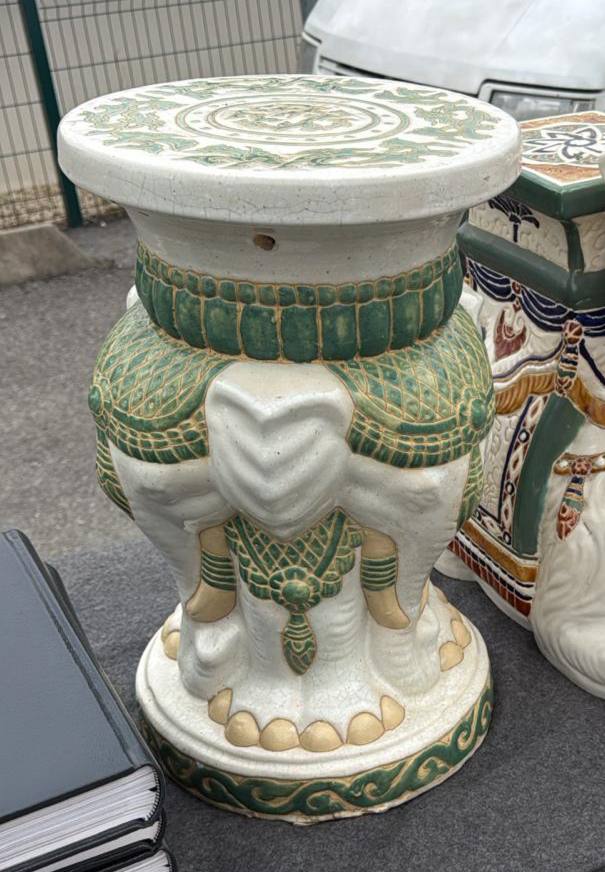 Подставка в восточном стиле