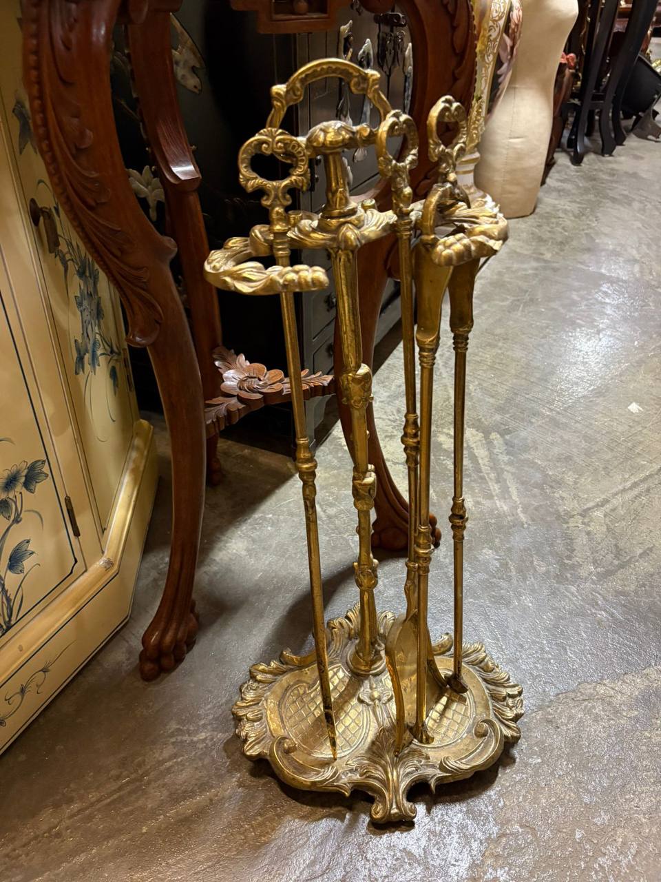 Подставка и Комплект каминных инструментов