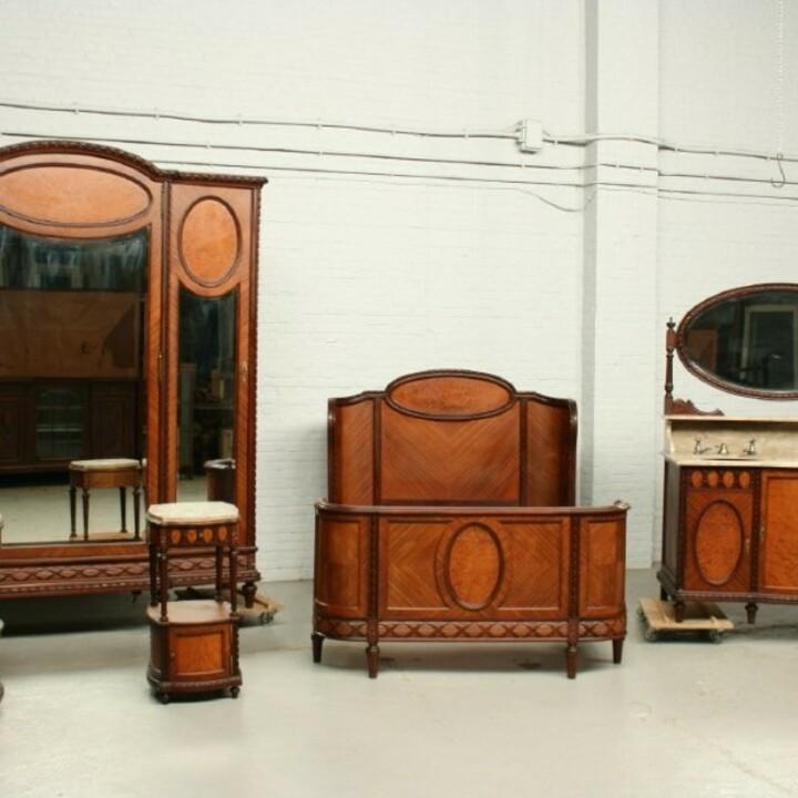 Спальный гарнитур с умывальником