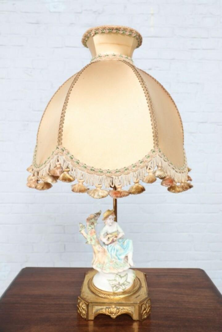 Лампа настольная винтажная
