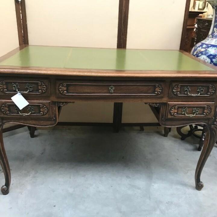 Стол письменный в стиле Людовика XV