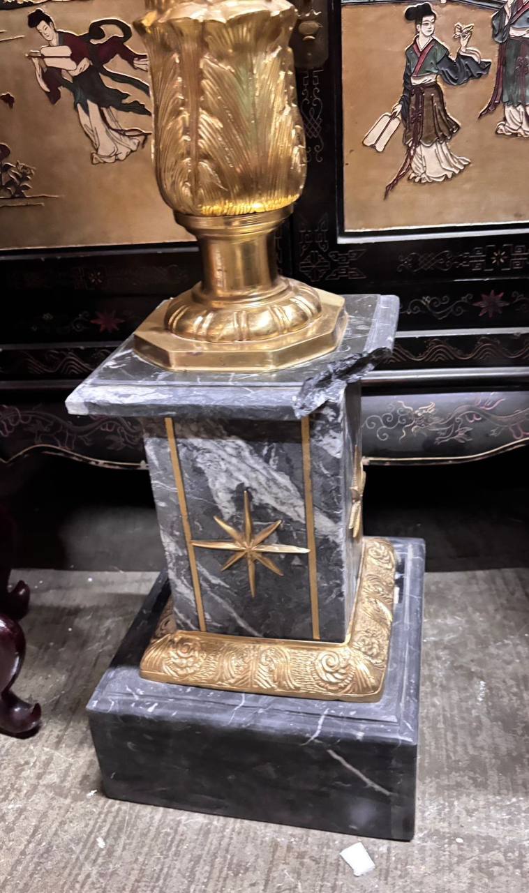 Постамент/подставка/колонна в стиле Людовика XVI