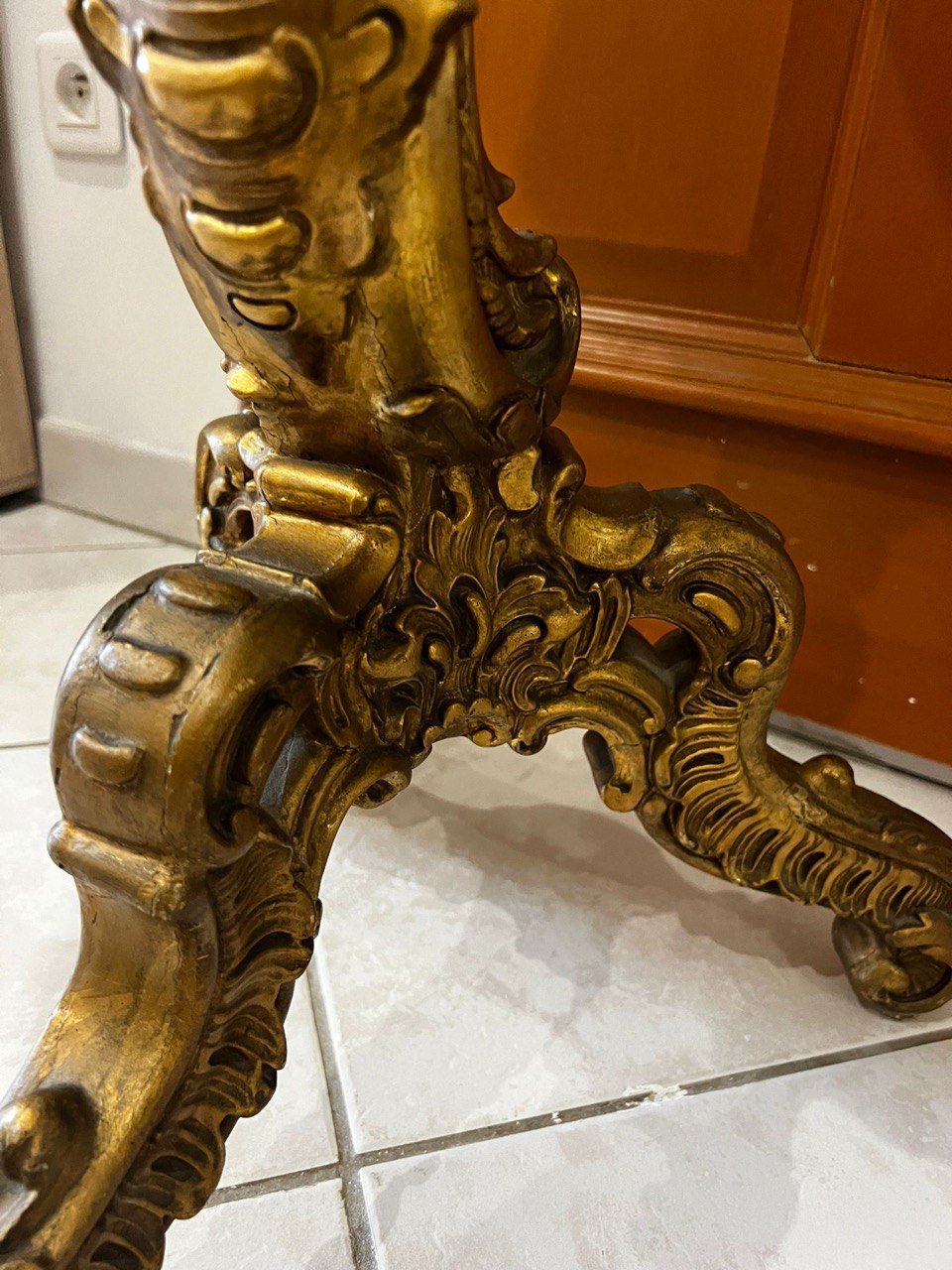 Стол/Подставка в стиле венецианского барокко