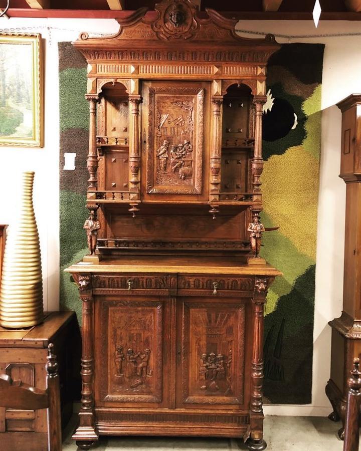 Буфет в стиле ренессанс