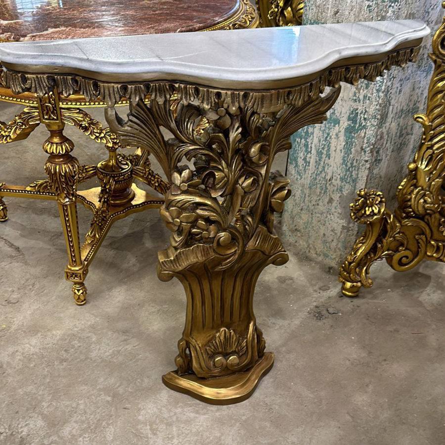 Консоль в стиле барокко