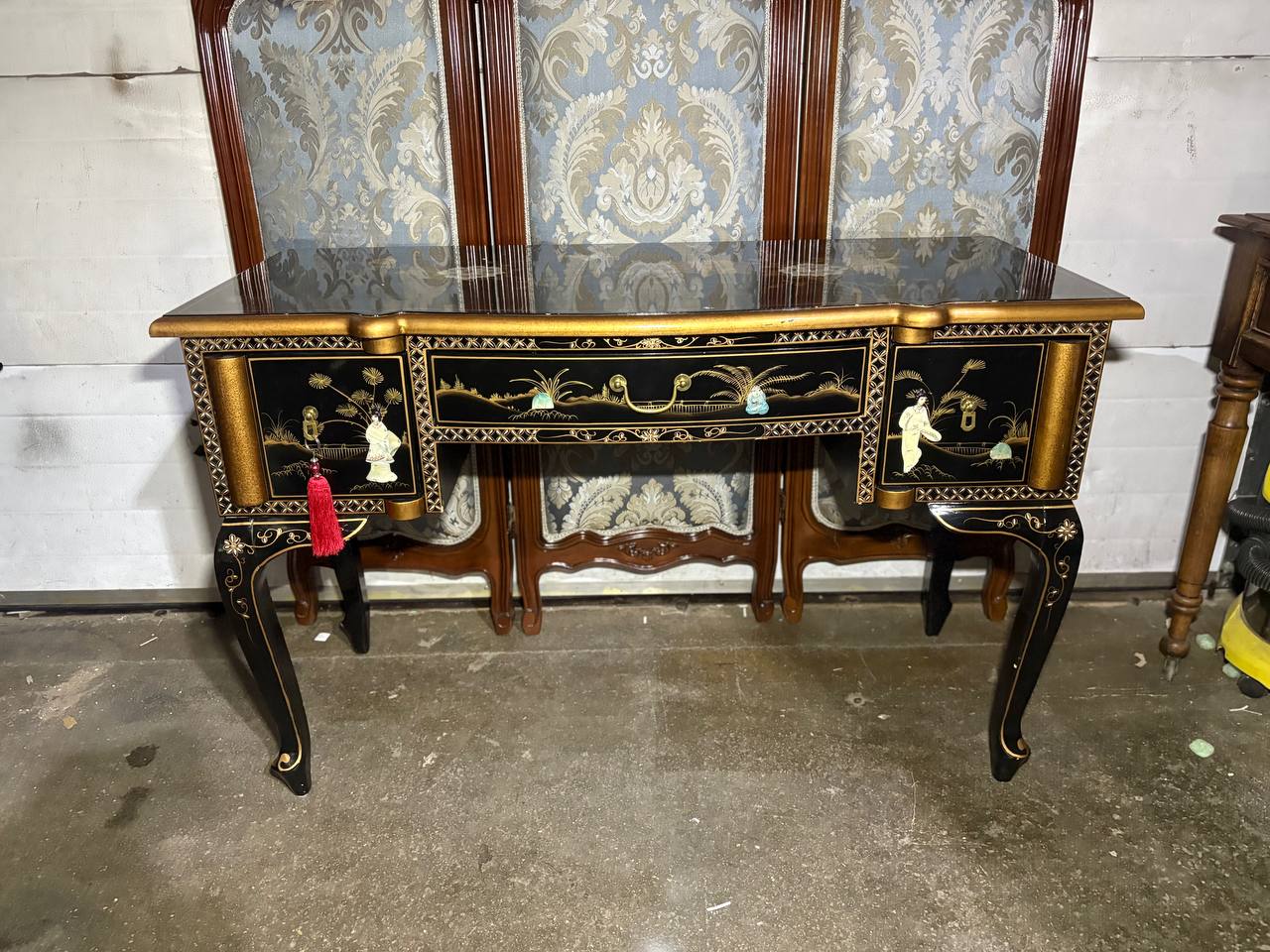 Стол письменный в стиле шинуазри