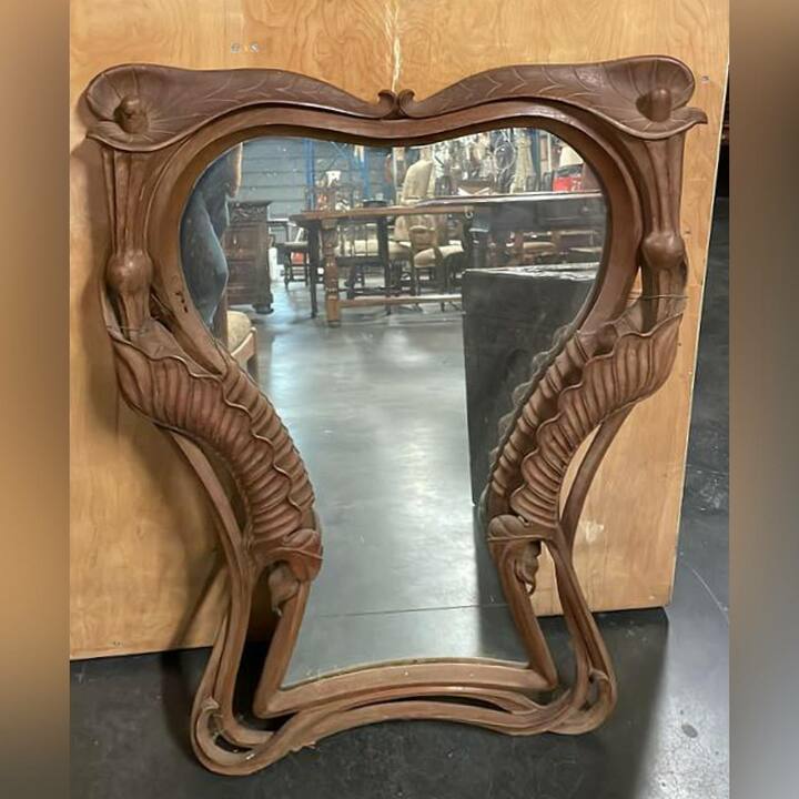 Зеркало настенное в стиле ар деко