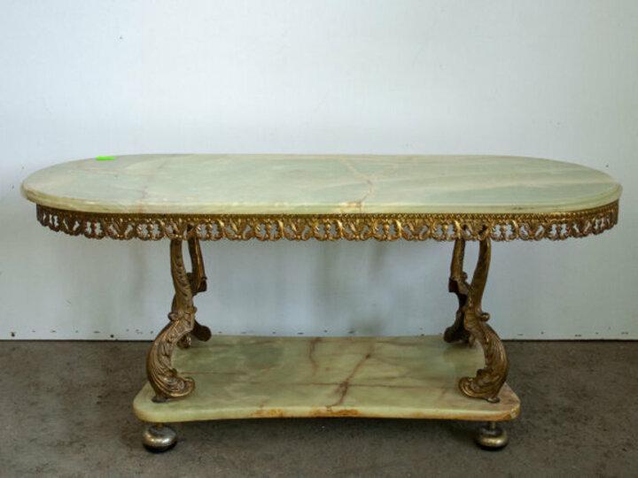 Стол журнальный из оникса