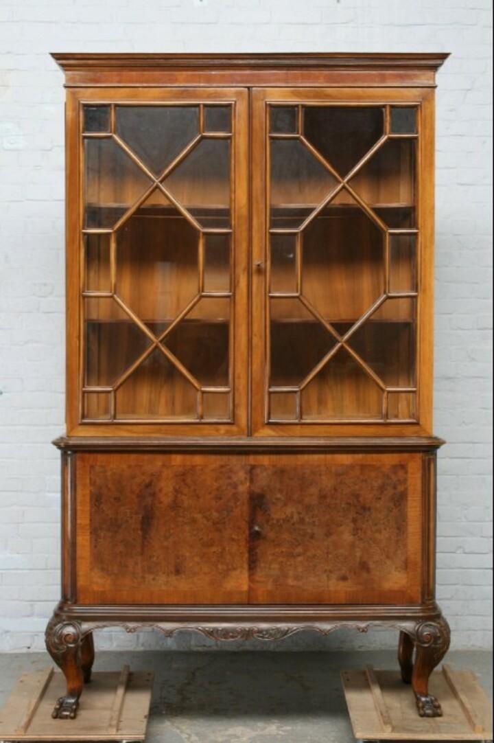 Витрина в стиле Чиппендейл