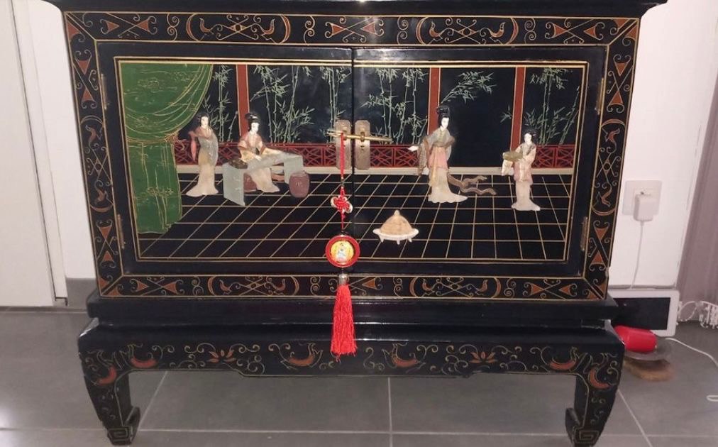 Тумба в стиле шинуазри