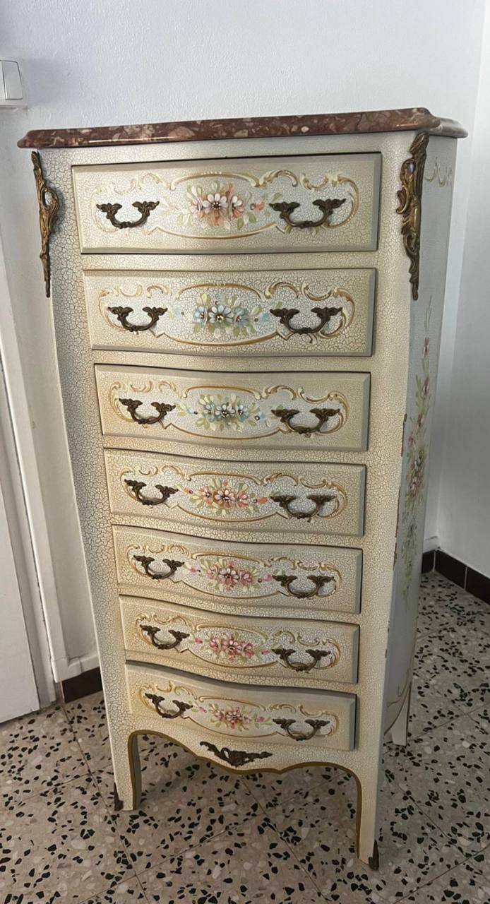 Комод высокий в стиле венецианского барокко