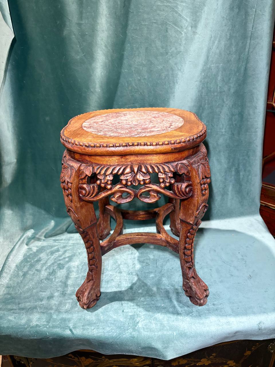 Подставка в восточном стиле