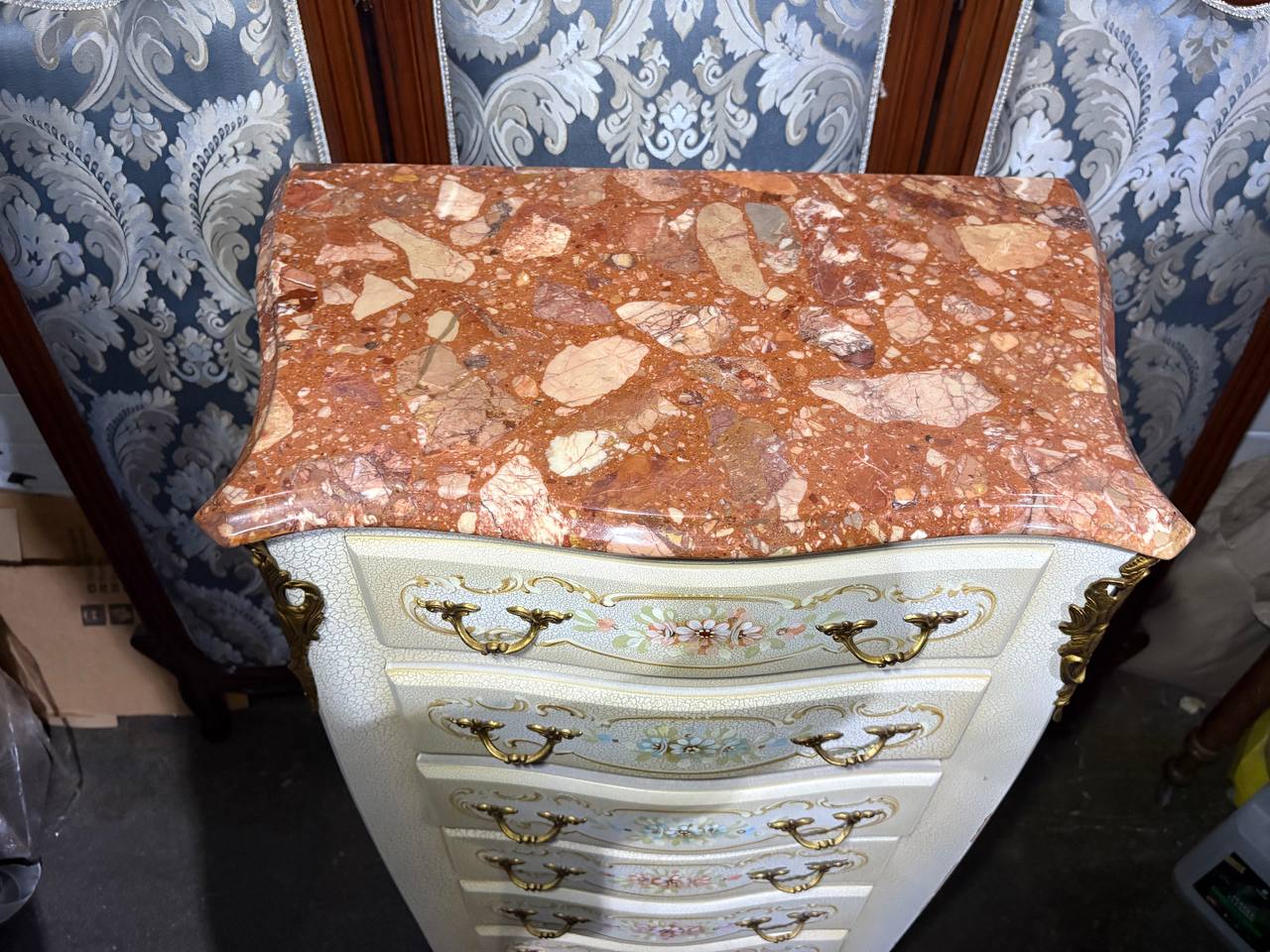 Комод высокий в стиле венецианского барокко