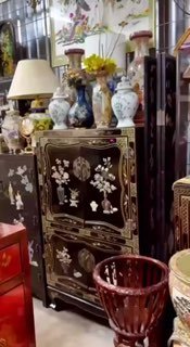 Мы рады пригласить вас на склад винтажной мебели, где вы сможете найти уникальные предметы интерьера, которые будут радовать вас и ваших близких долгие годы.