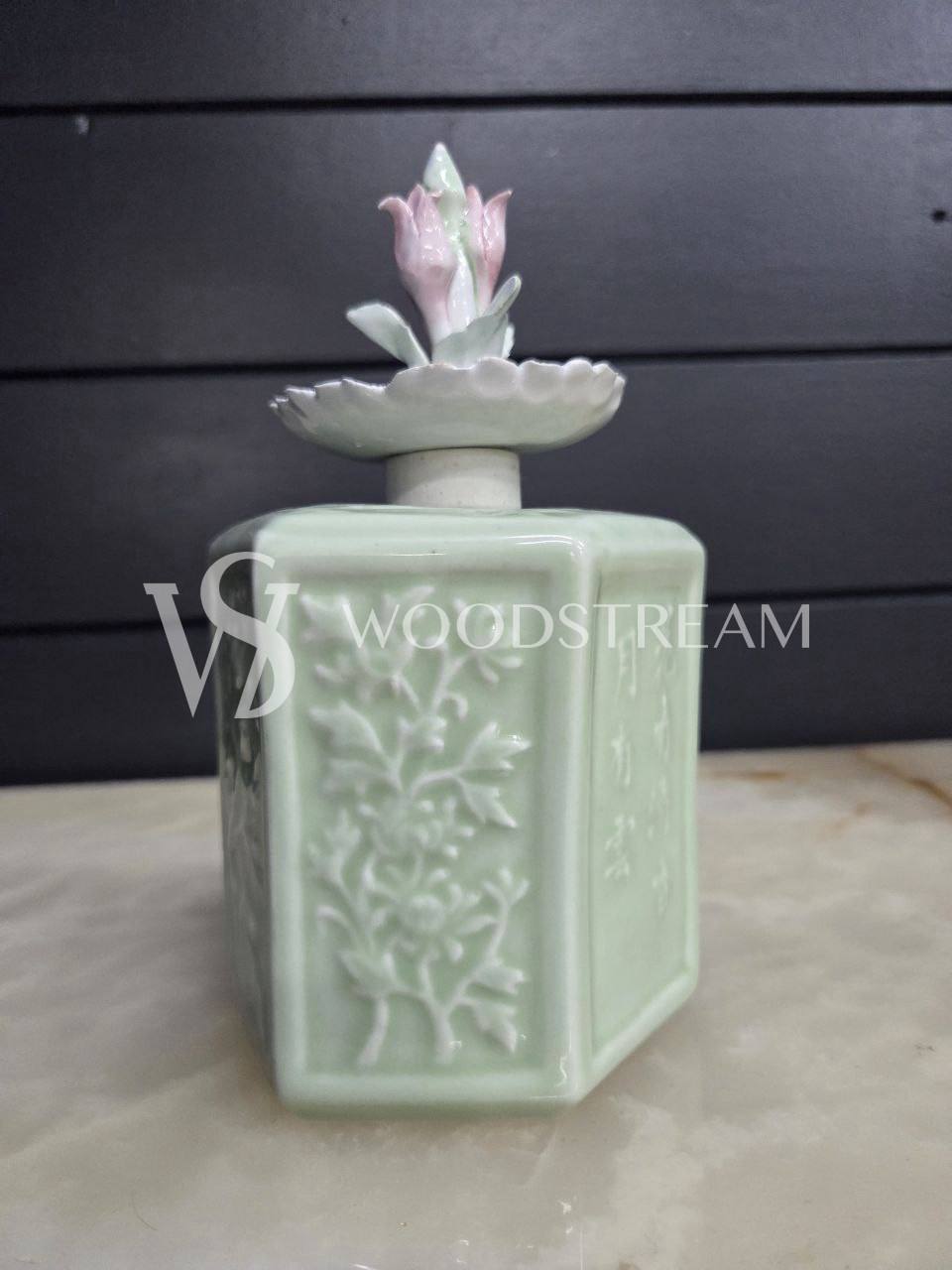 Уникальные флаконы из коллекции WOODSTREAM 🌹