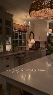 Пусть вечер окутает вас уютом, как мягкий плед,подарит тишину для размышлений или радость общения с близкими.