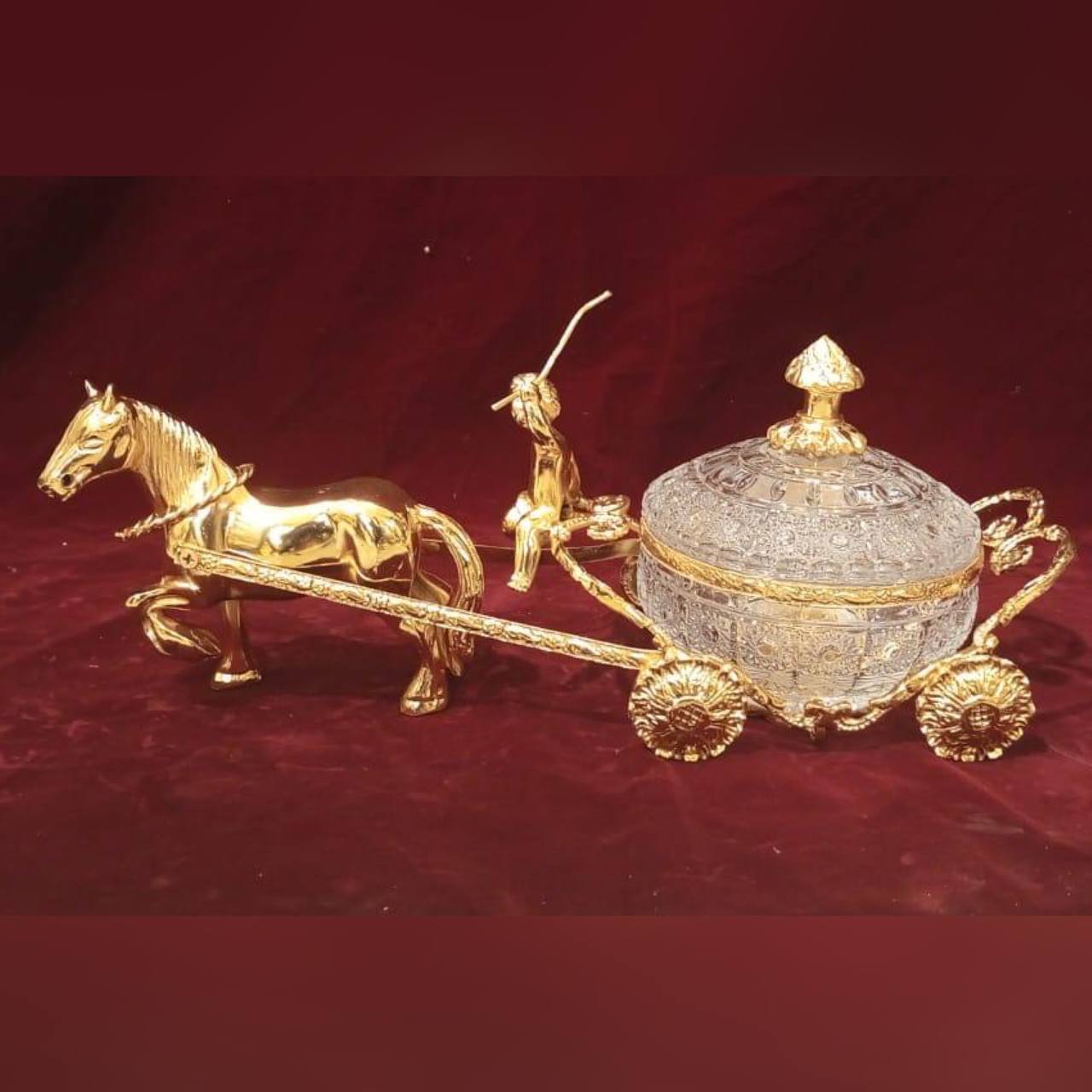 Ваза с крышкой/Шкатулка/Сахарница с фигурой лошади