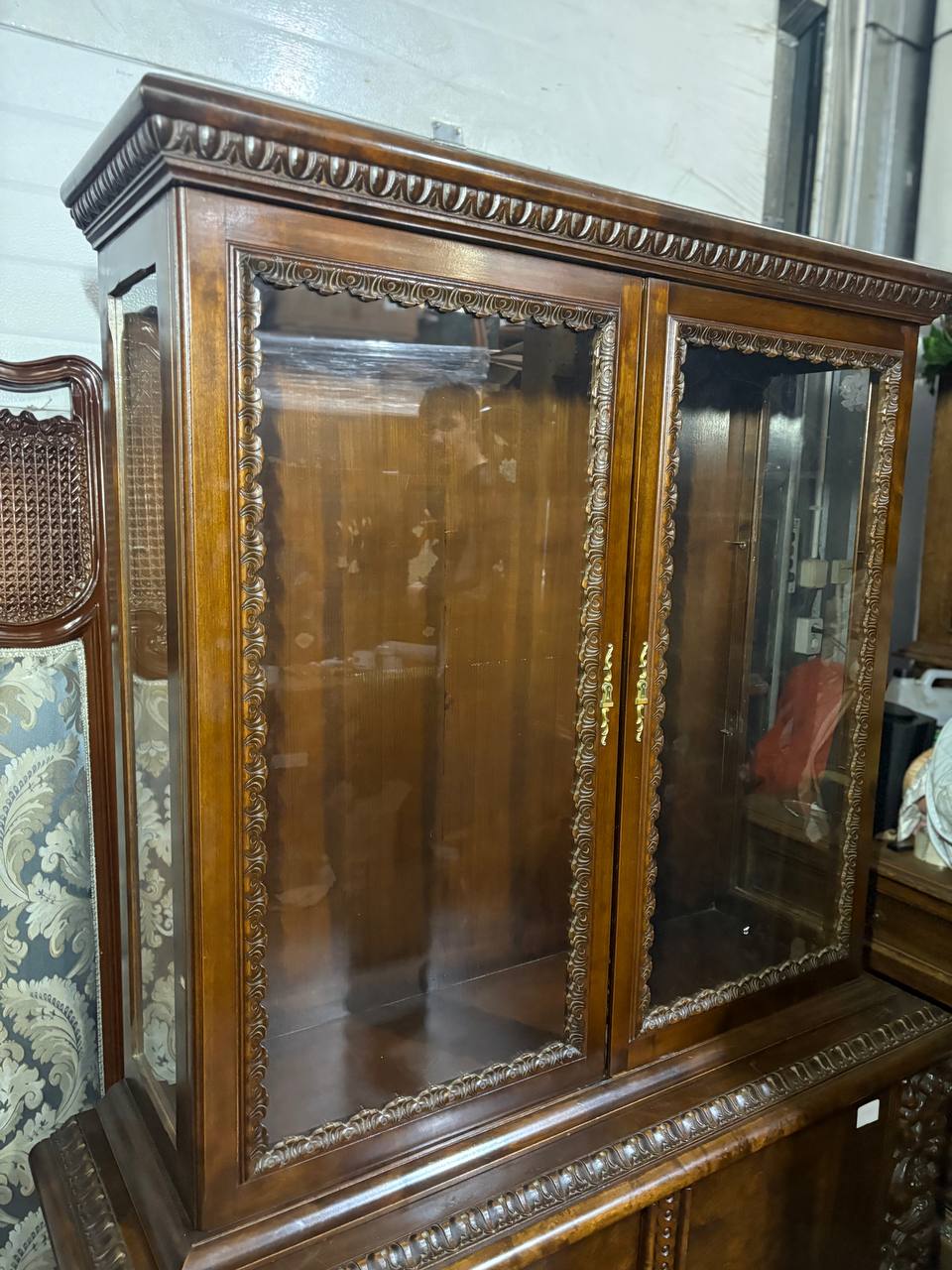 Шкаф/Витрина в стиле немецкого ренессанса