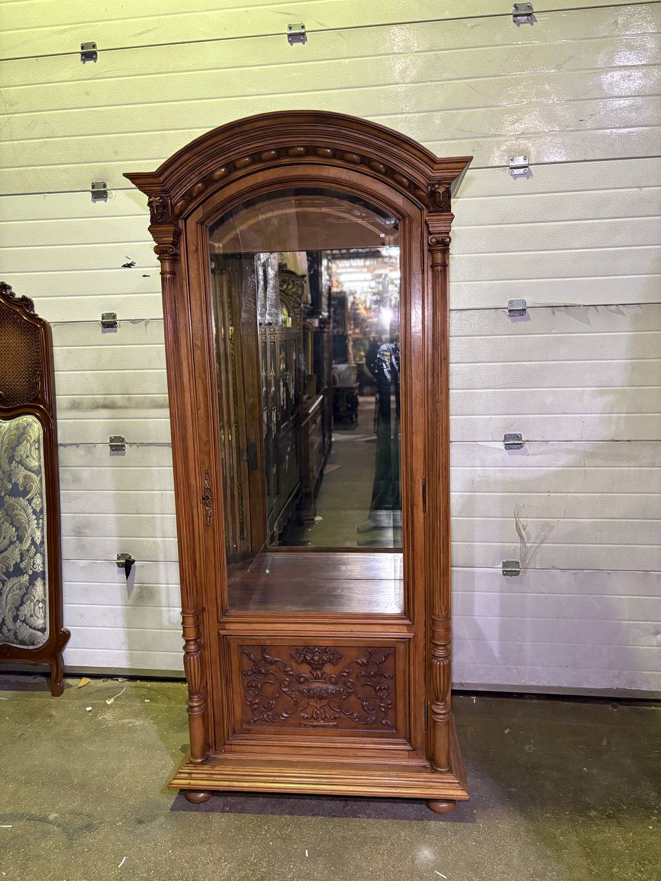 Витрина в стиле ренессанс