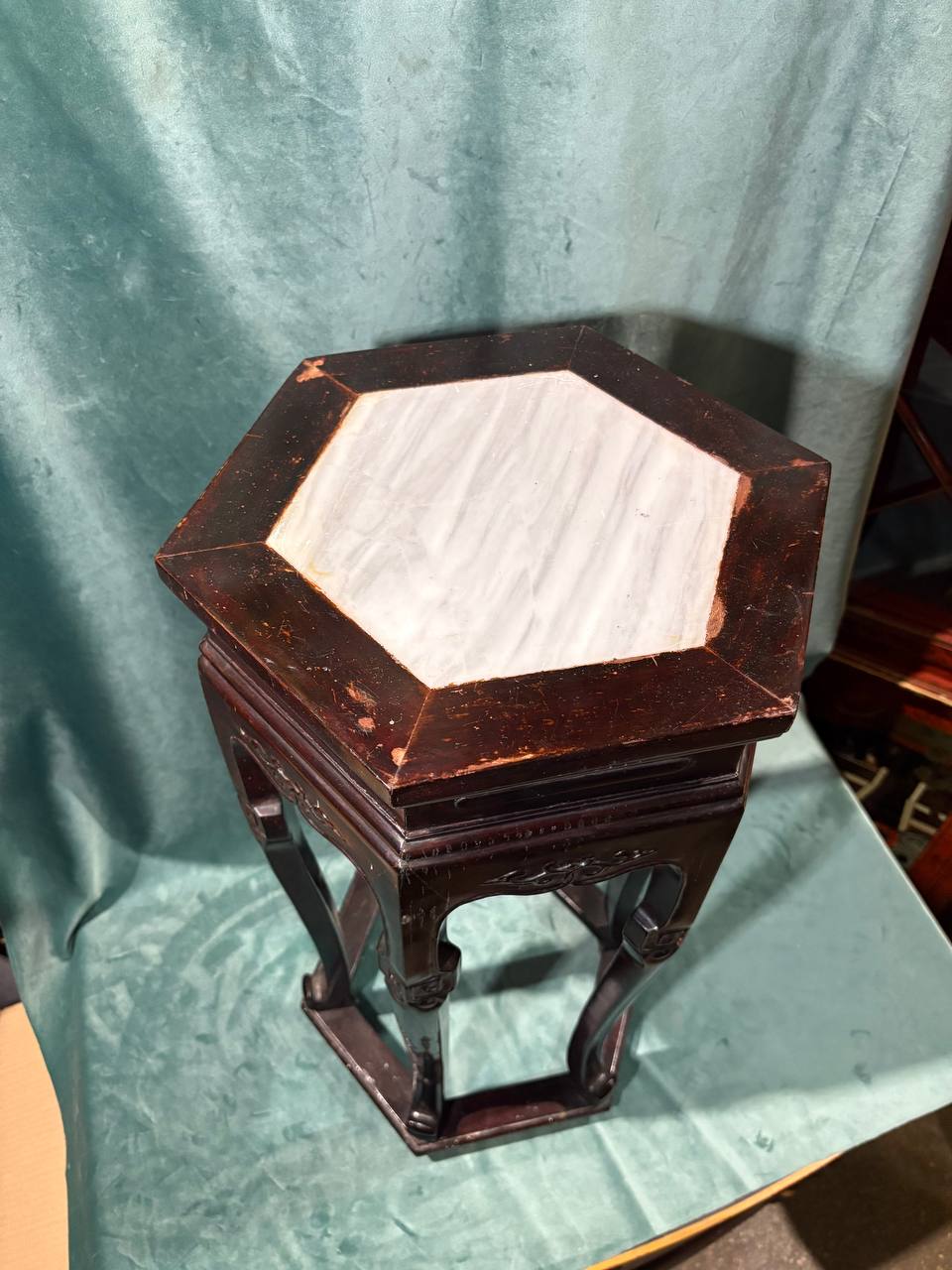 Подставка в восточном стиле