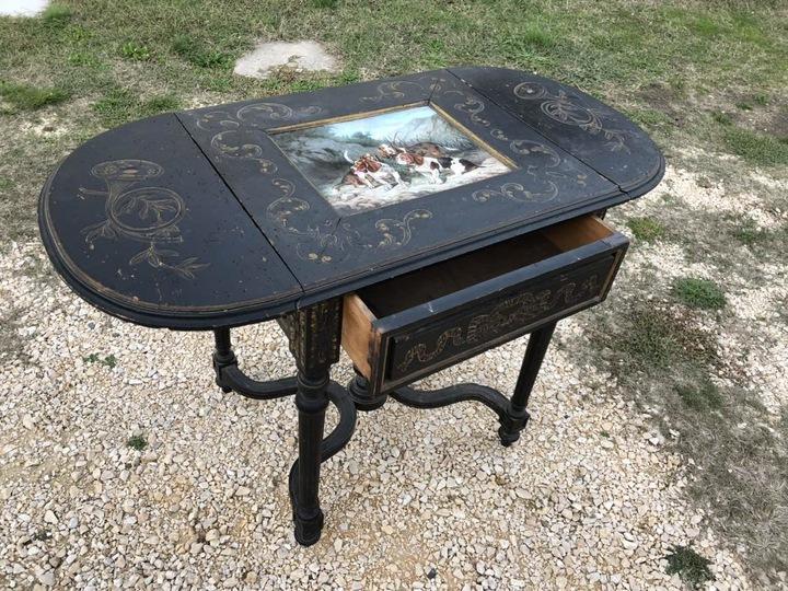 Столик раскладной с фарфором