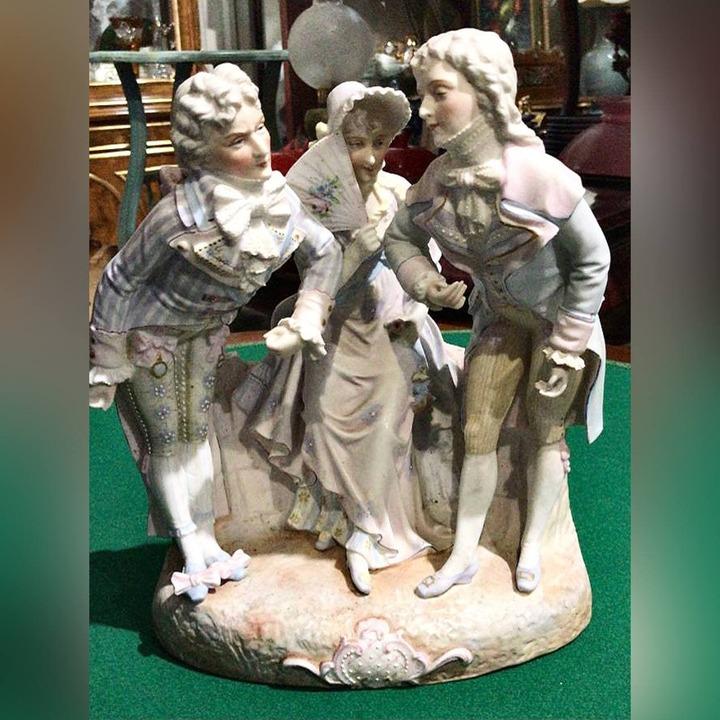 Статуэтка/Скульптурная композиция