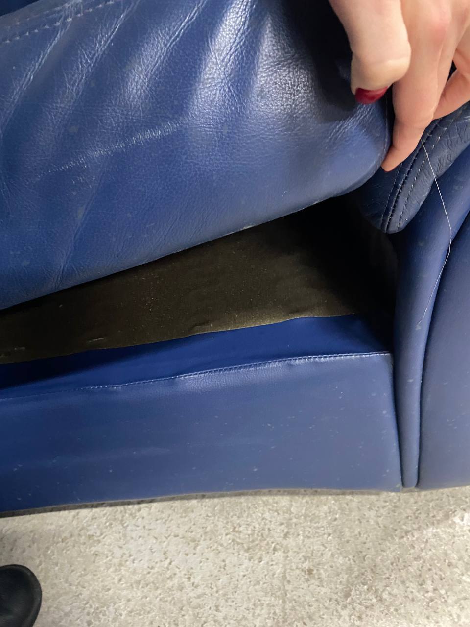 Диван винтажный кожаный