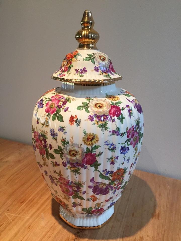 Ваза с крышкой Boch