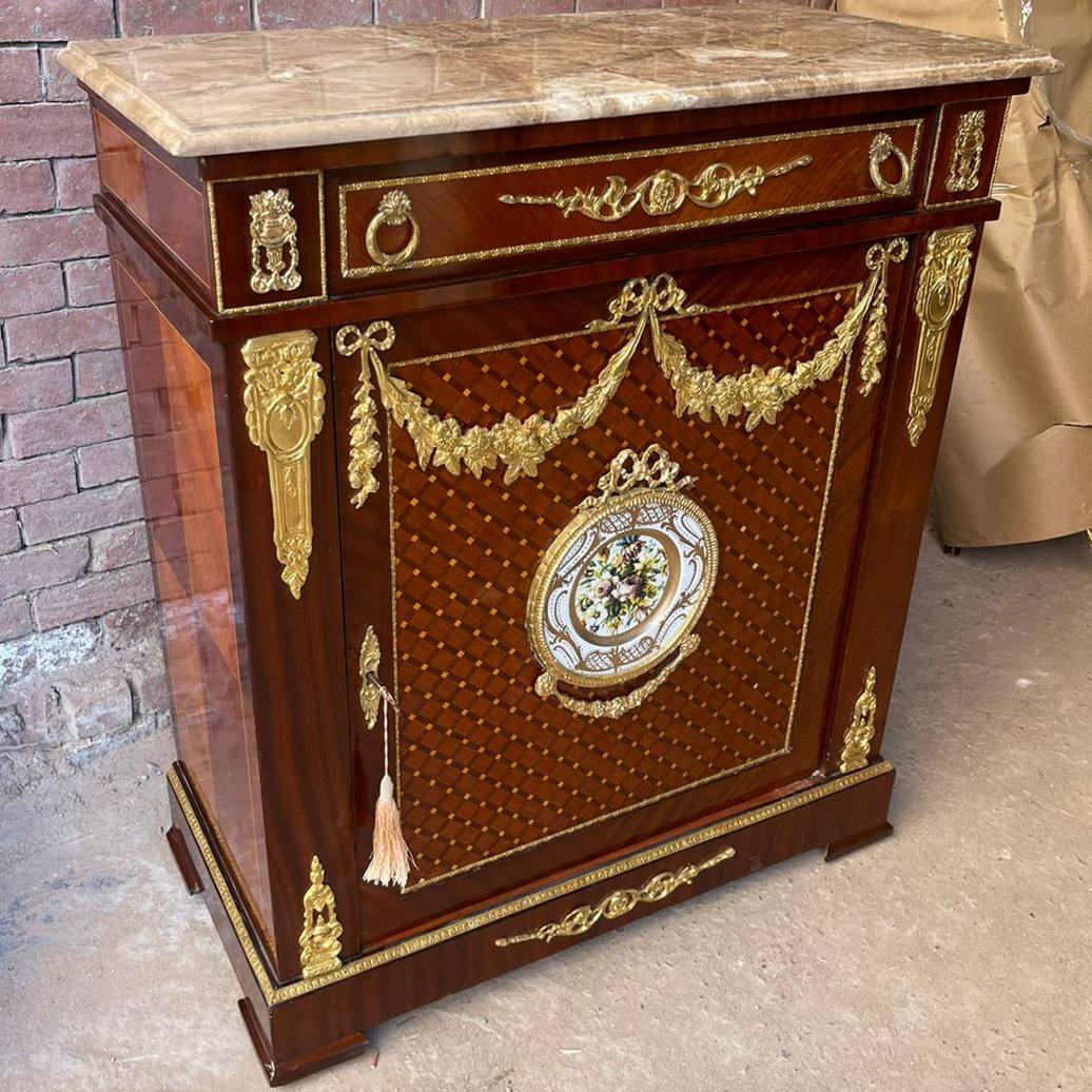 Комод/Тумба в стиле Людовика XVI