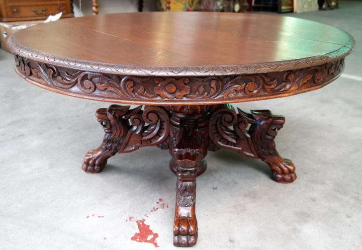 Стол в стиле Генриха II