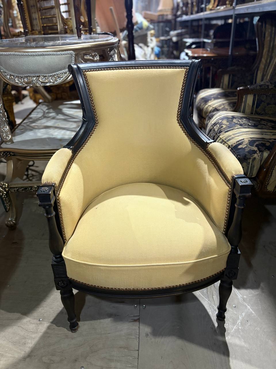Кресло в стиле Людовика XVI
