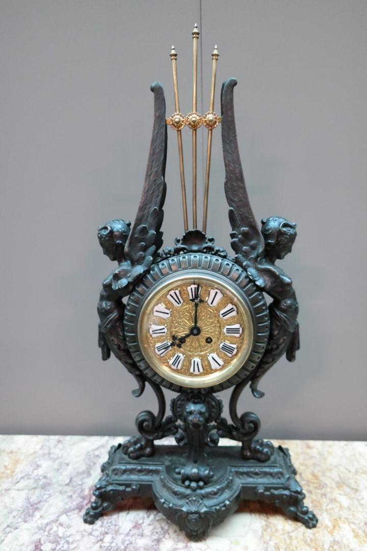 Часы настольные в стиле ампир