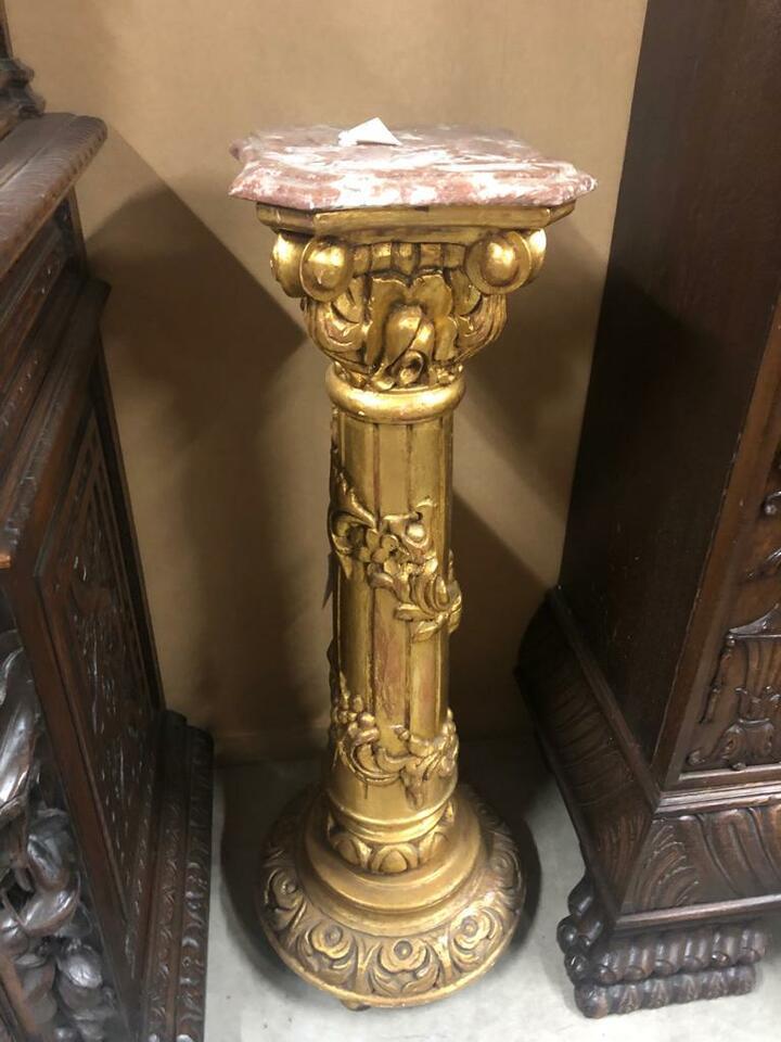 Постамент/подставка/колонна в стиле Людовика XVI