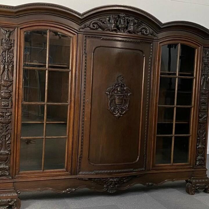 Шкаф книжный/библиотека в стиле ренессанс