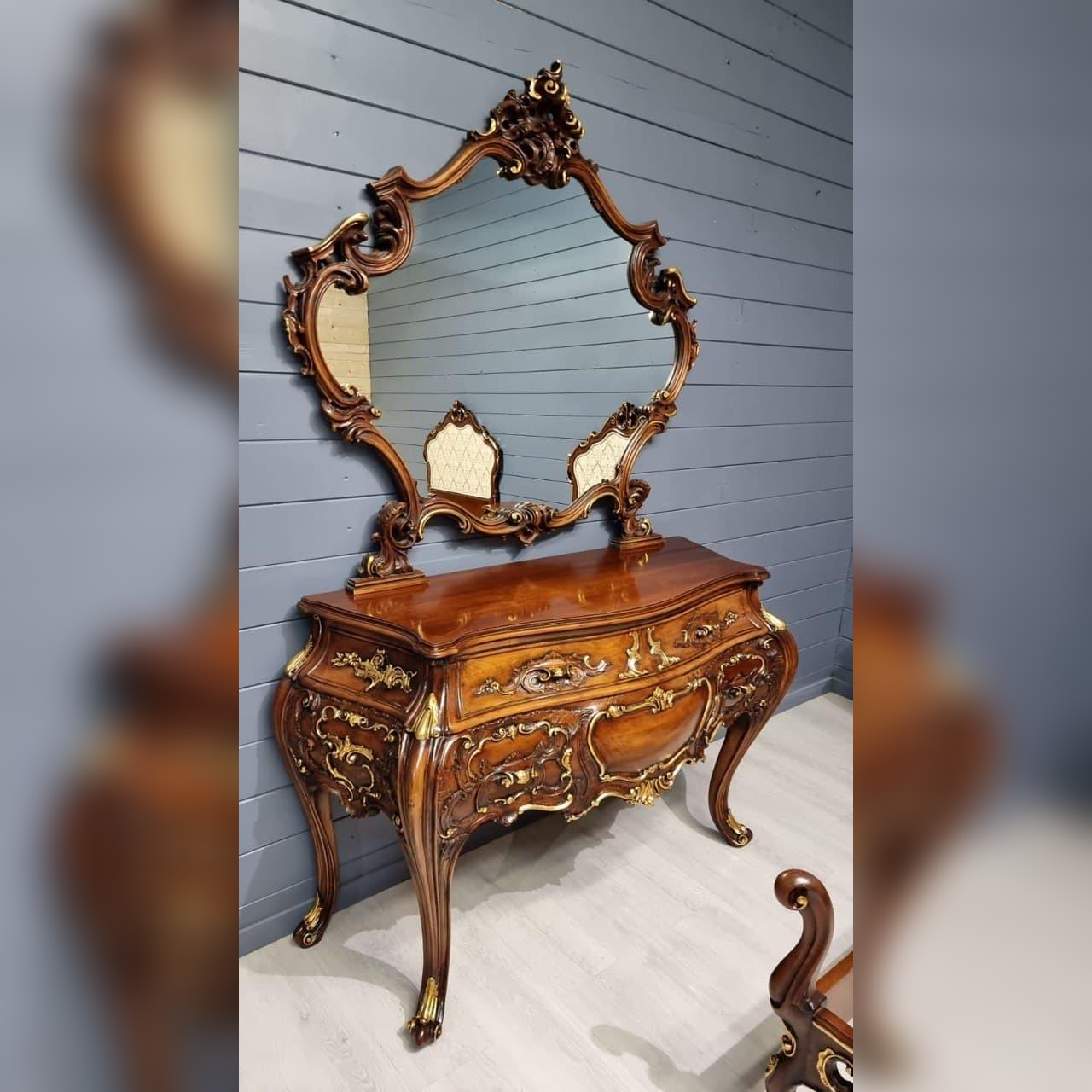 Комплект: комод с зеркалом в стиле венецианского барокко