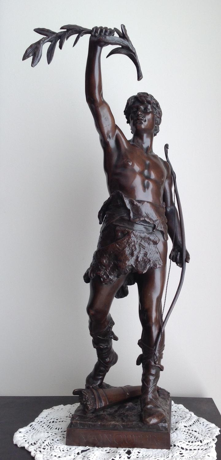 Скульптура бронзовая "Vainqueur"