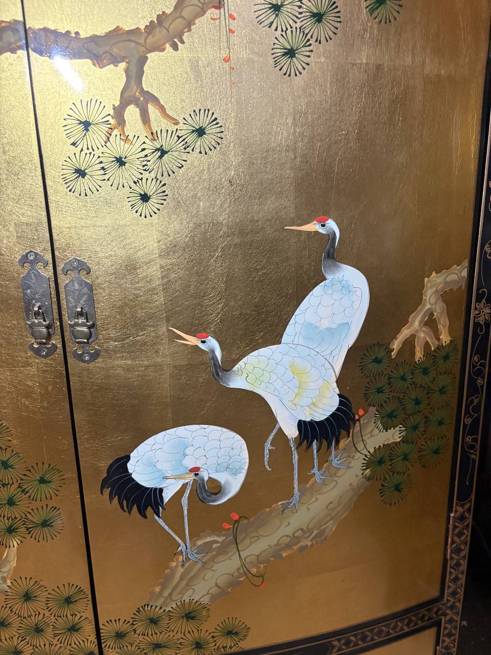 Шкаф в стиле шинуазри