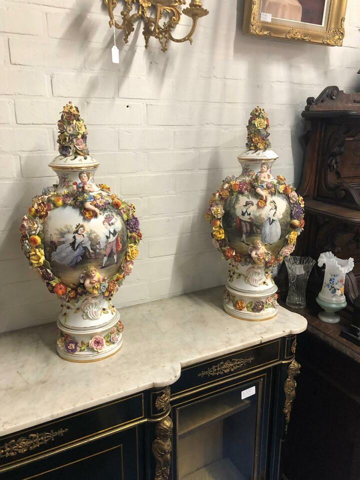 Ваза с крышкой 2 штуки