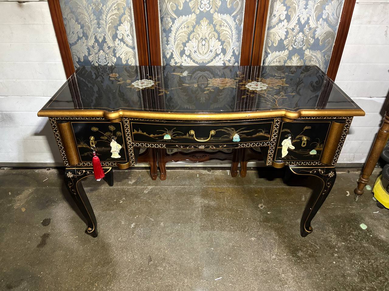 Стол письменный в стиле шинуазри