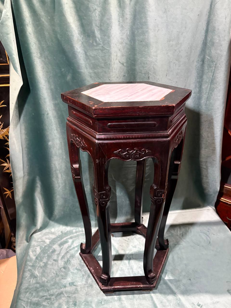 Подставка в восточном стиле